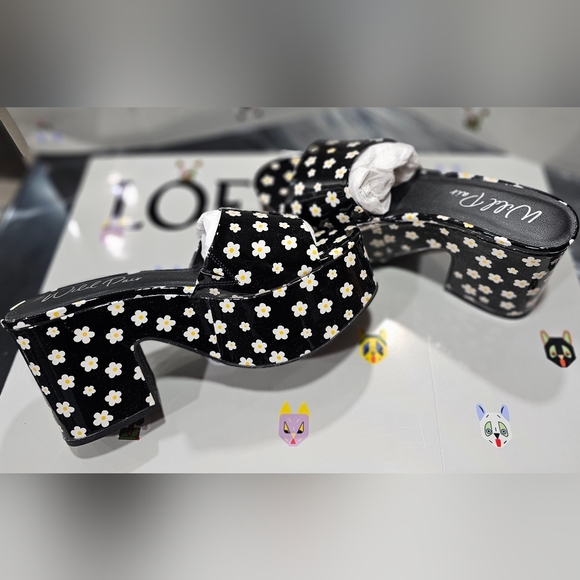 Wild Pair Shoes - Wild Pair Melborne Patent Floral Print Platform Sandals